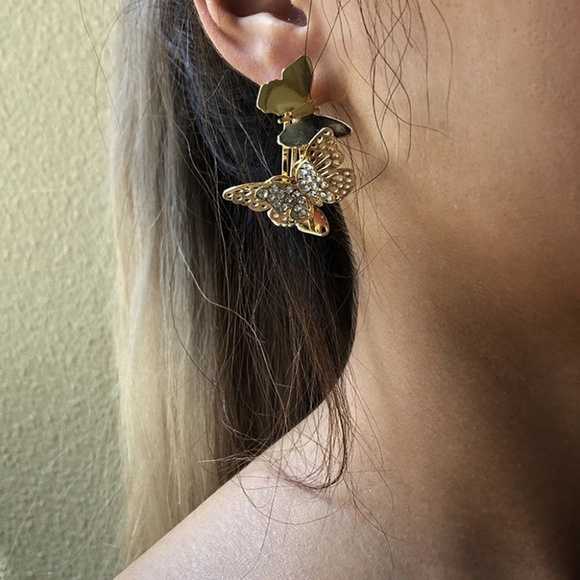 Butterflies 3D Hoop Earrings, Gold Earrings,Butterfly Earrings - Picture 5 of 6